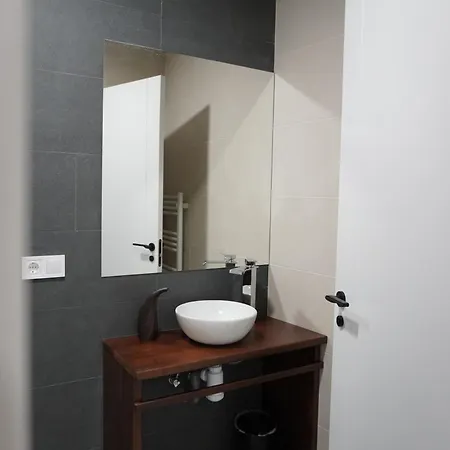 Sanin 2 Apartment Lumbrales